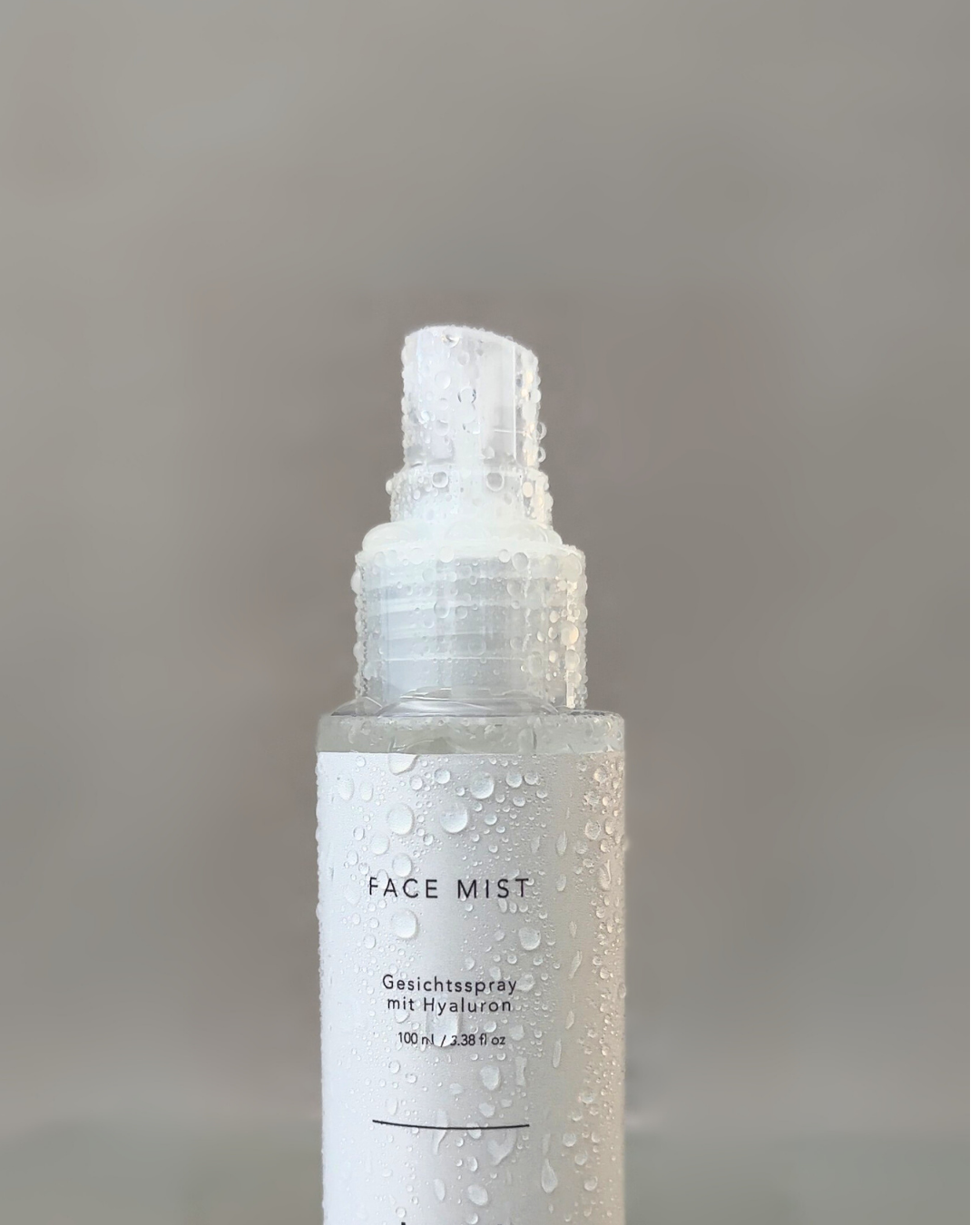 Face_Mist_Beige_Blurred Background